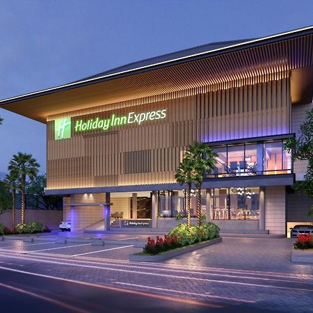 Holiday Inn Express Bali Sunset Road By Ihg Kuta Lombok Exteriér fotografie
