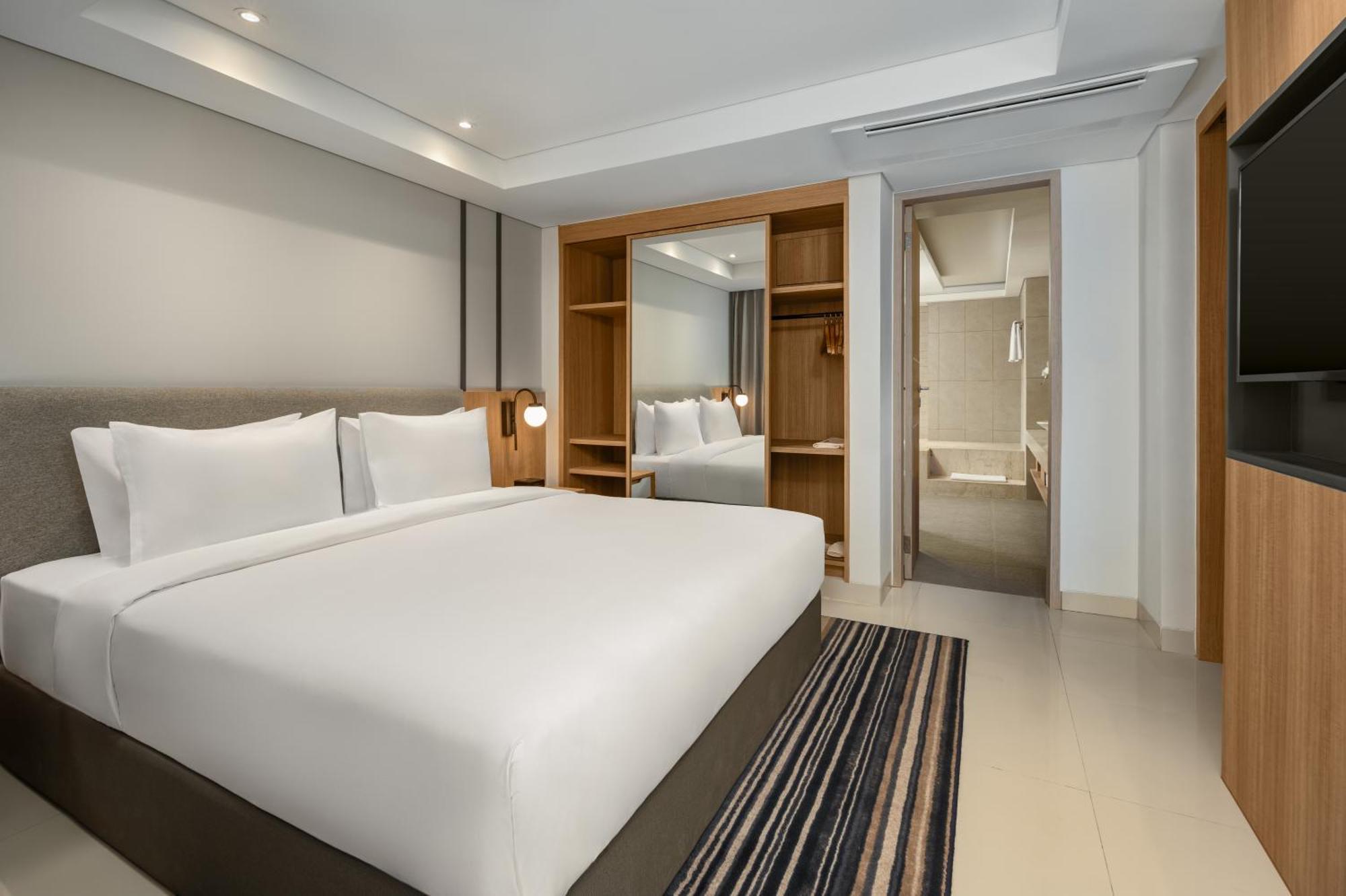 Holiday Inn Express Bali Sunset Road By Ihg Kuta Lombok Exteriér fotografie
