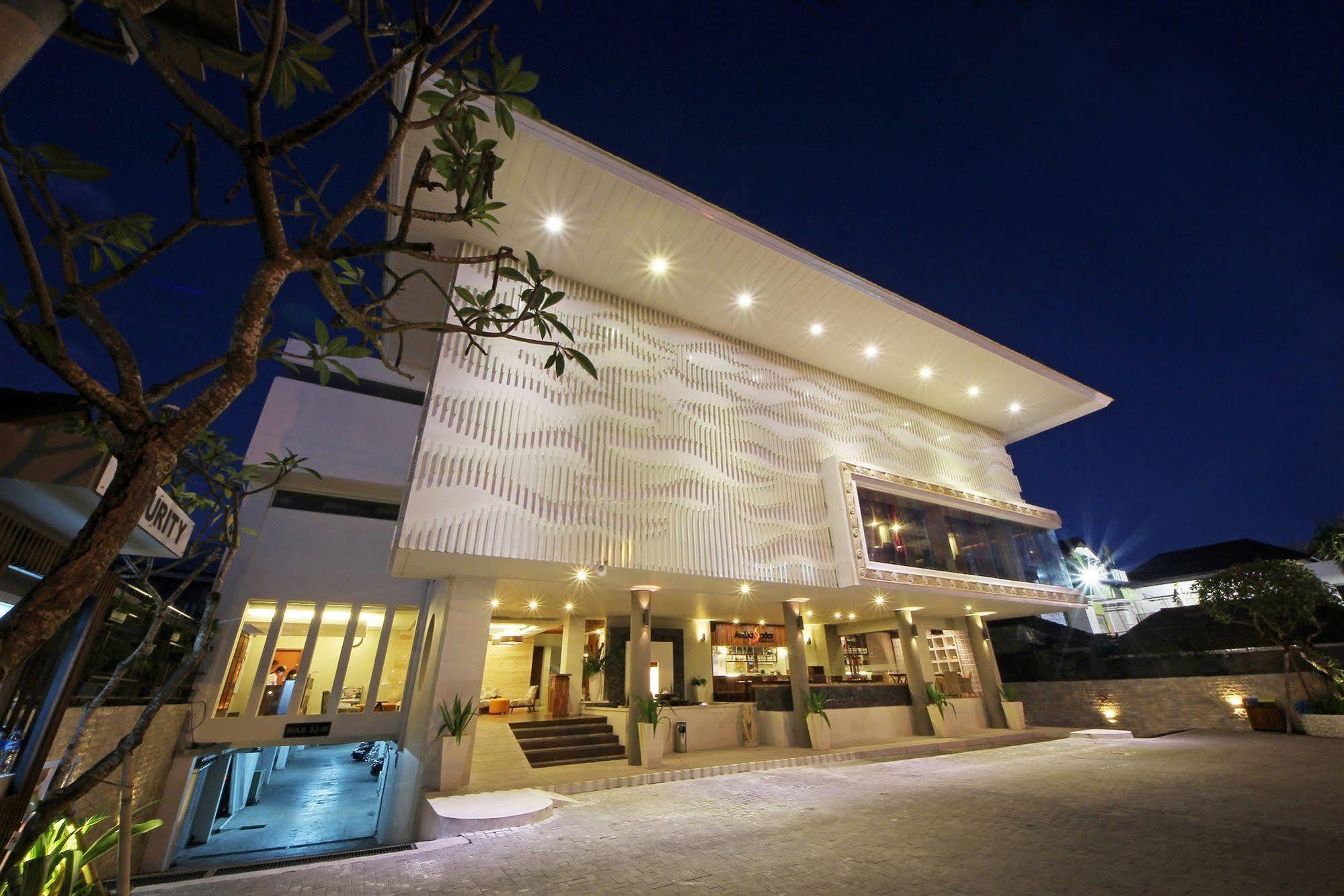 Holiday Inn Express Bali Sunset Road By Ihg Kuta Lombok Exteriér fotografie
