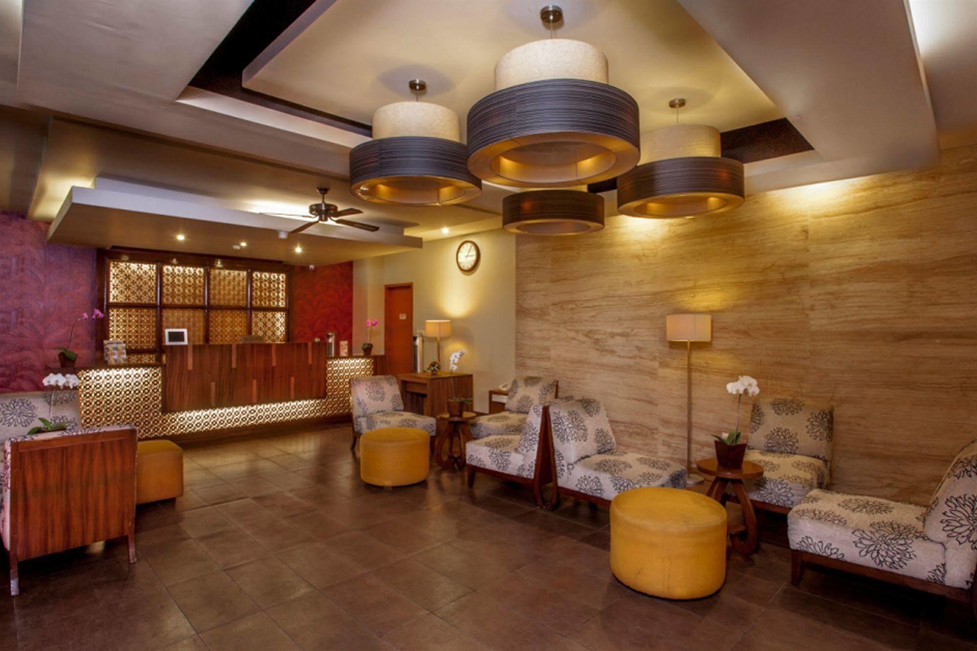 Holiday Inn Express Bali Sunset Road By Ihg Kuta Lombok Exteriér fotografie