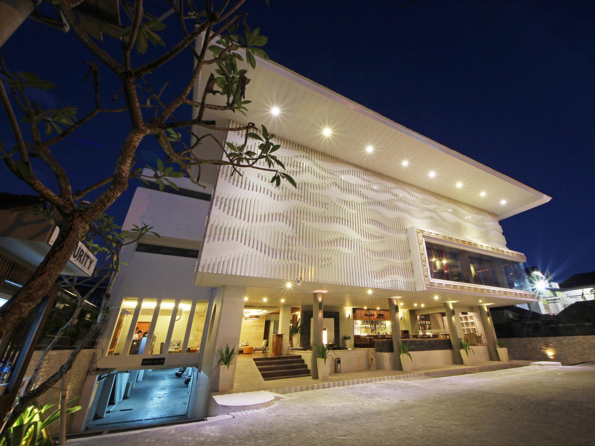 Holiday Inn Express Bali Sunset Road By Ihg Kuta Lombok Exteriér fotografie