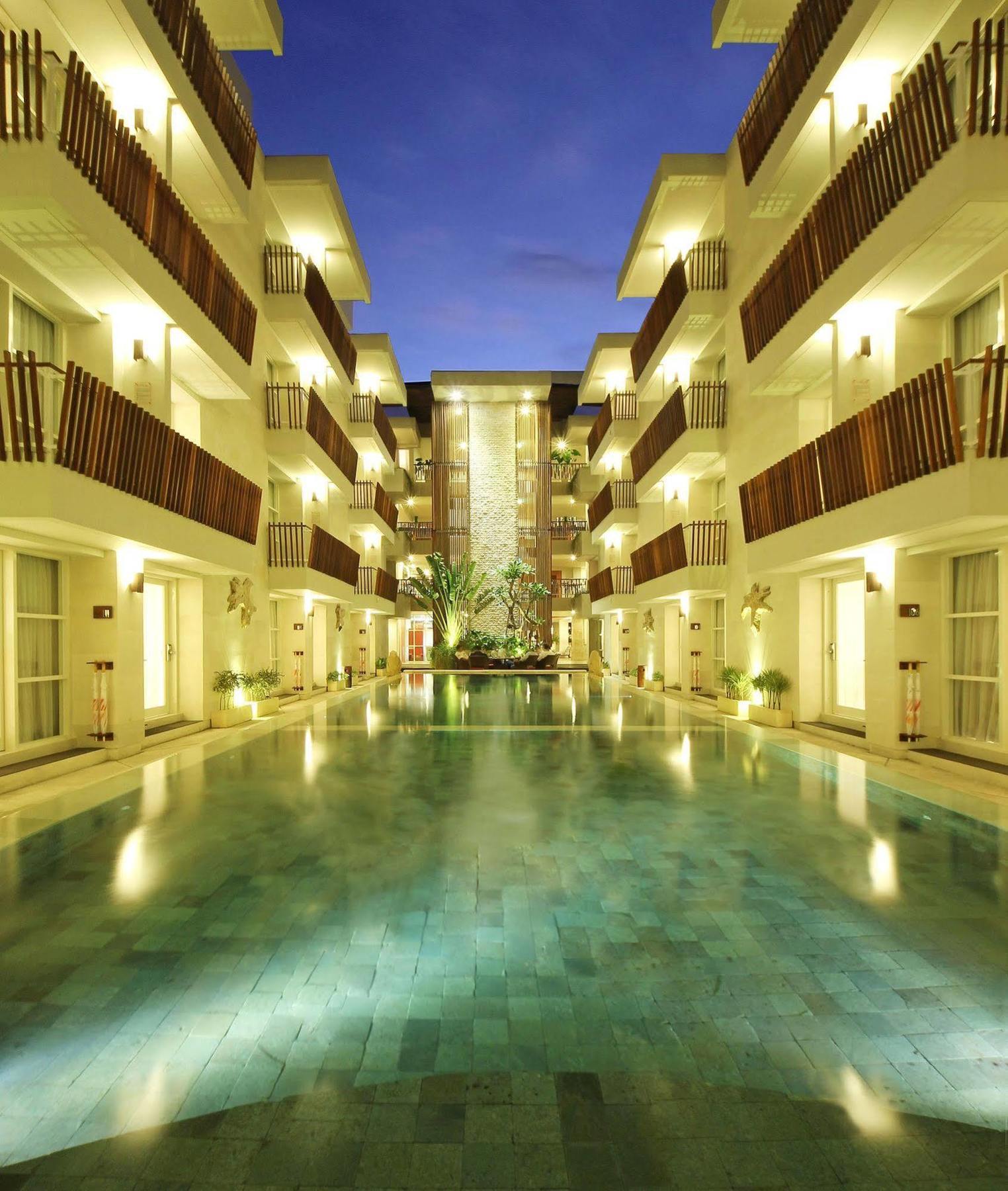 Holiday Inn Express Bali Sunset Road By Ihg Kuta Lombok Exteriér fotografie